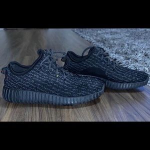 Gray and black fake yeezys